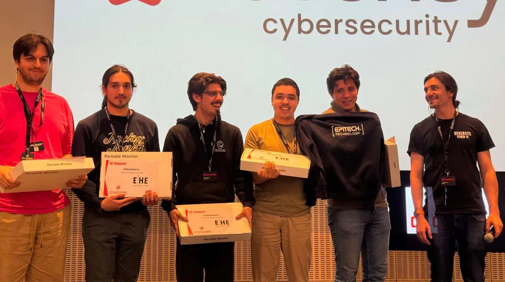 CYCOM (Hackathon & CTF)